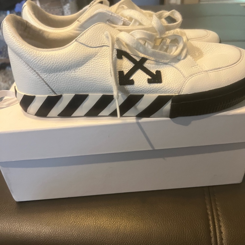 Off-white - Picture 5 of 6